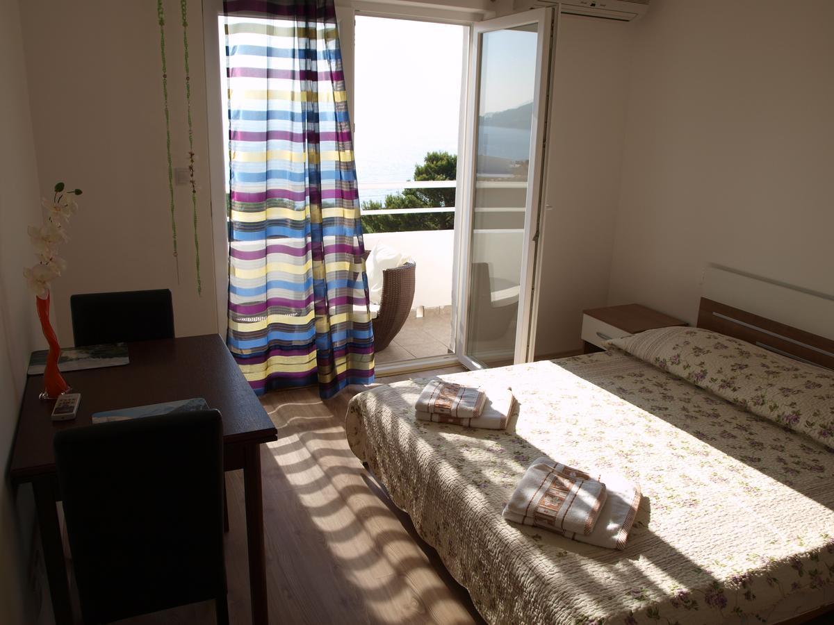 Apartments Nadia Igrane Exterior photo